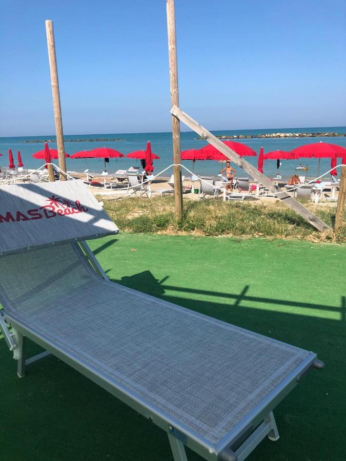 Ambruosi Village Resort & Spa Massignano Exteriör bild